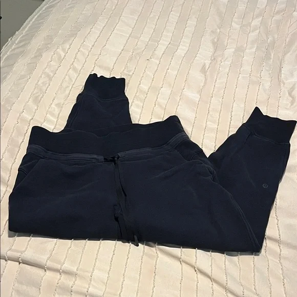 Lululemon Black Cropped Sweats / Joggers Pants - Picture 2 of 8